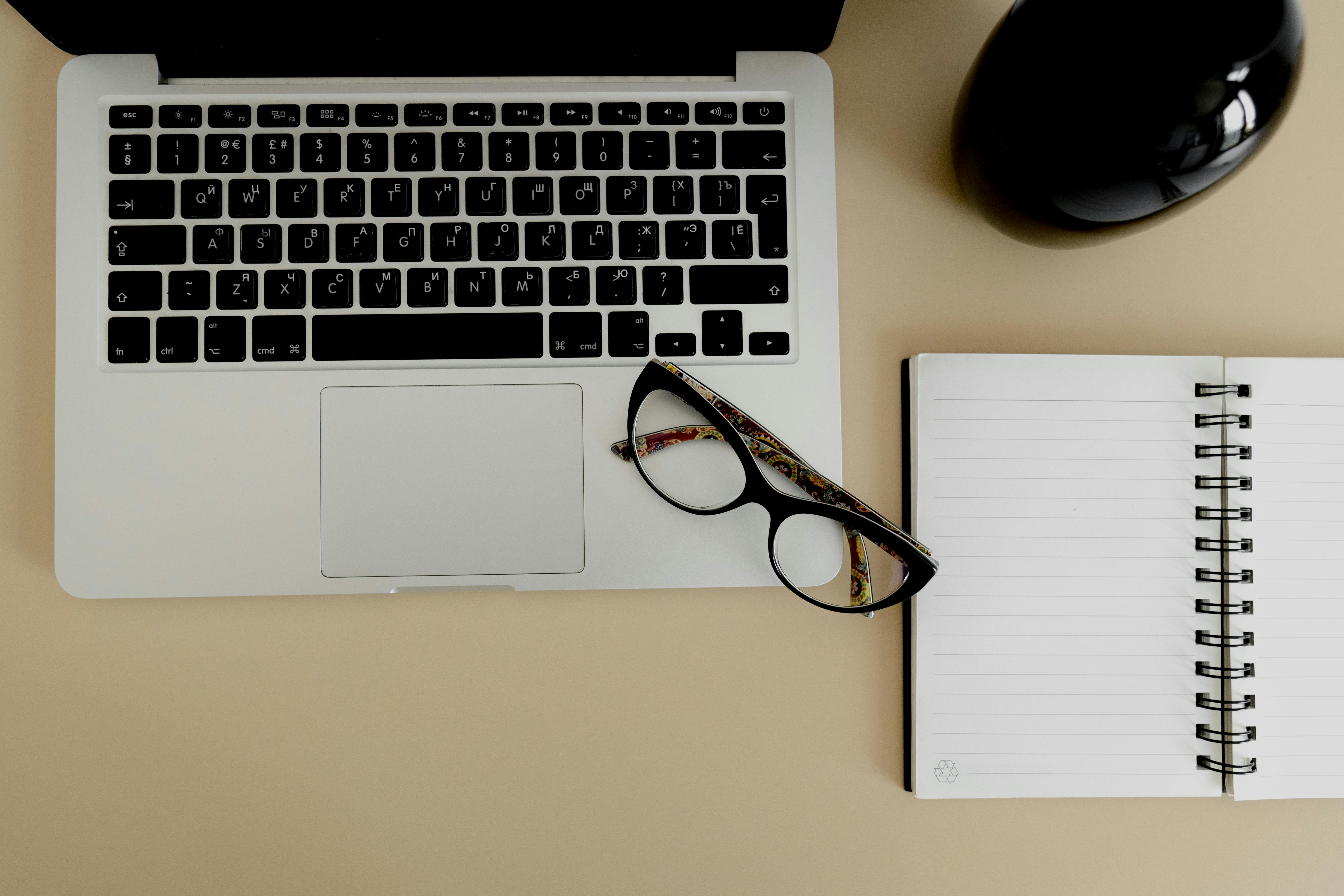 Обложка: Как снизить цену заявки в контекстной рекламе без потери